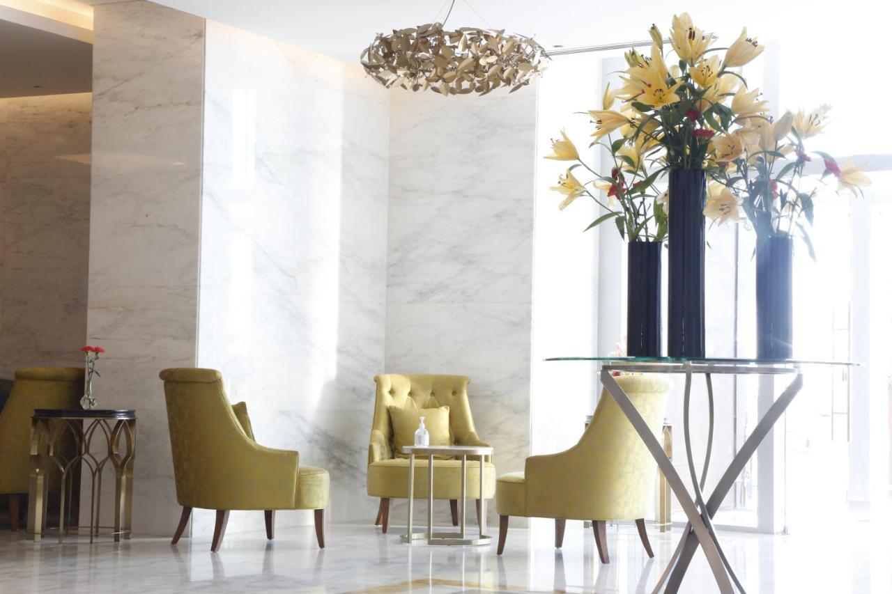 Waterfront Hotel Apartment Lusail Esterno foto The lobby of the hotel