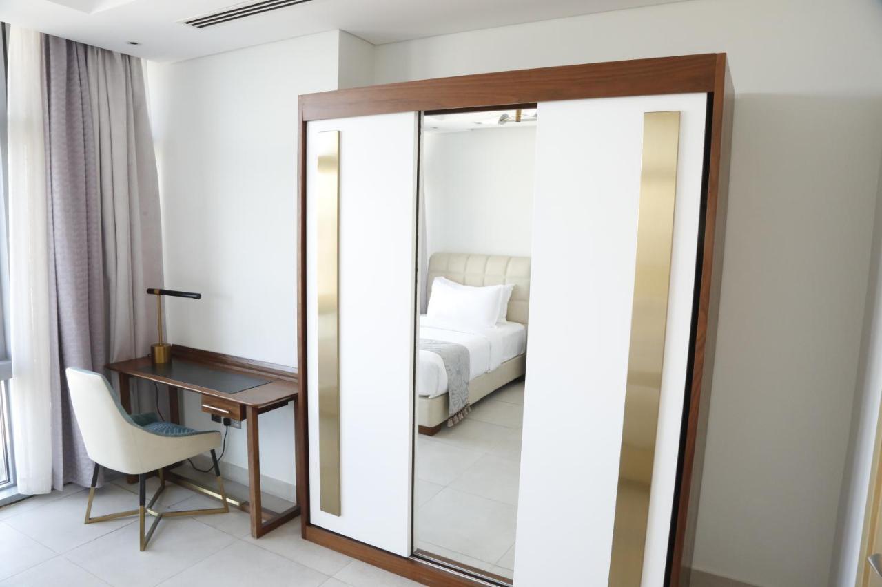 Waterfront Hotel Apartment Lusail Esterno foto Sliding doors