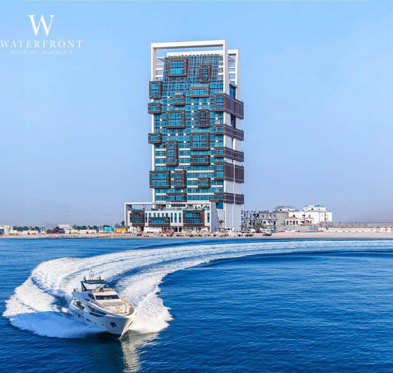 Waterfront Hotel Apartment Lusail Esterno foto